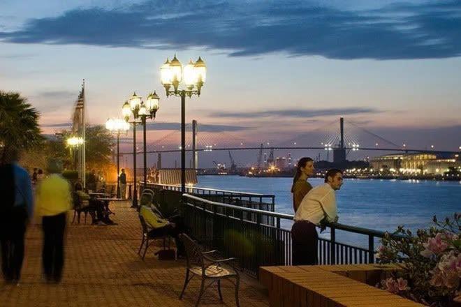 Lush Savannah Loft - Near Plant Riverside District 외부 사진